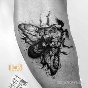 Tatuaż Ćma na ręce motyw: owady styl: graficzne / ilustracyjne