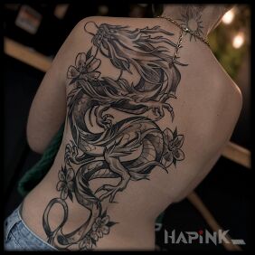 Tattoo Dragon on the back on the back motif: animals style: graphic / illustrative