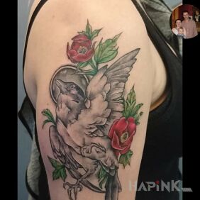 Tattoo Bird on the upper arm motif: animals