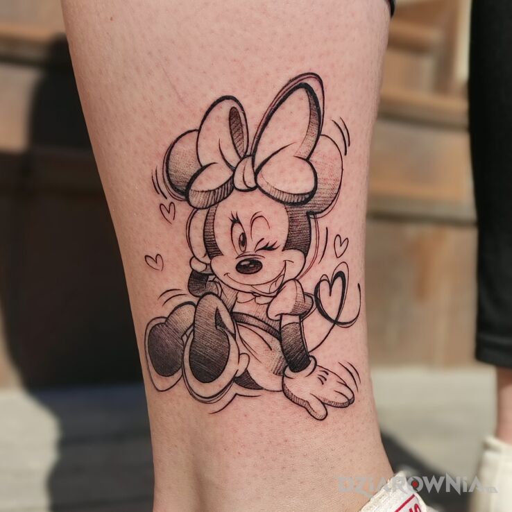 Tatuaż Mały tatuaż w stylu sketch w motywie małe i stylu szkic na nodze