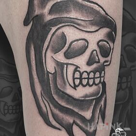 Tattoo ⚓💀 Oldschool Classic 💀⚓️ on the leg motif: skulls style: oldschool