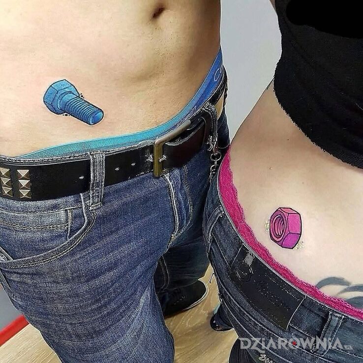 Tatuaż Dwa dobrze spasowane elementy w motywie małe i stylu graficzne / ilustracyjne na brzuchu