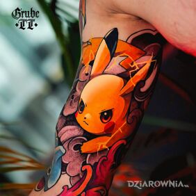 Tatuaż Pikachu tattoo na ręce motyw: kolorowe styl: kreskówkowe / komiksowe
