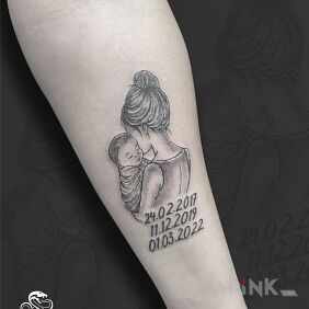 Tattoo Love written on the skin 💫 A symbol of a bond that nothing can break. ❤️ On the arm motif: lettering style: graphic / illustrative
