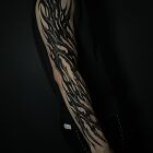 Czarny neotribal na całą rękę