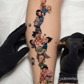 Tatuaż Wszyscy z Dragon Balla na nodze motyw: postacie styl: kreskówkowe / komiksowe
