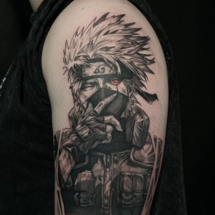 Tattoo Kakashi (Naruto) in characters motif and graphic / illustrative style on the upper arm