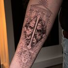 Classical Greek Portrait and Geometry