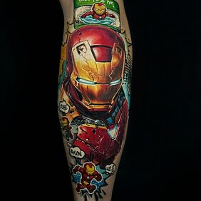 Tatuaż Iron Man w triatlonie na nodze motyw: postacie styl: realistyczne