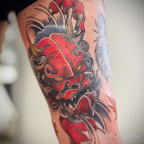 Tatuaż Maska na nodze motyw: demony styl: japońskie / irezumi