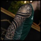 Geometric Sleeve