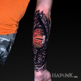 Tattoo Dragon's Eye On the arm motif: 3D style: realistic