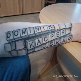 Tatuaż Moje dzieciaki na przedramieniu motyw: napisy
