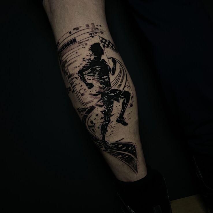 Tattoo Runner in black and gray motif and graphic / illustrative style on the leg