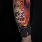 Harley Queen na tle miasta