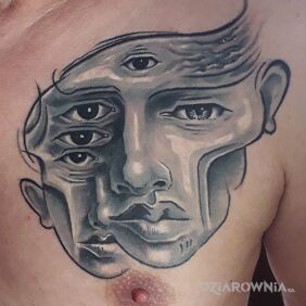Tatuaż Ból pandemiczny na klatce motyw: czarno-szare styl: surrealistyczne