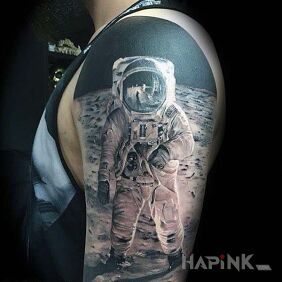 Tattoo Moonwalk on the upper arm motif: 3D style: realistic