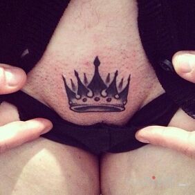 Tattoo Queen intimate motif: objects style: graphic / illustrative