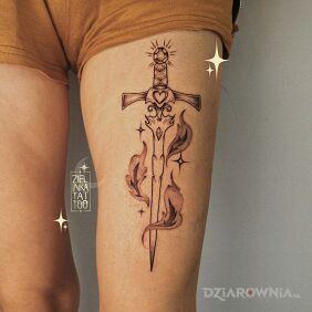 Tatuaż Miecz inspirowany Szklanym Tronem na nodze motyw: przedmioty styl: graficzne / ilustracyjne