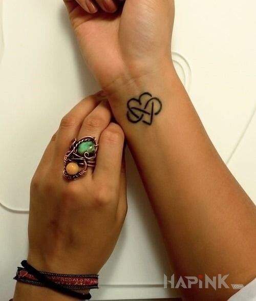 Tattoo Serce i nieskonczonosc in other motif on the wrist