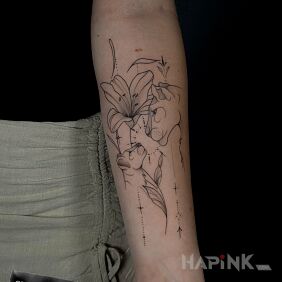 Tattoo Lions and Lily On the arm motif: animals style: contour / linework