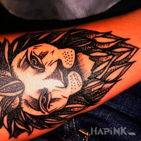 Tattoo Lion (Lion) on the forearm motif: animals