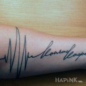 Tattoo Children's names on the forearm motif: lettering