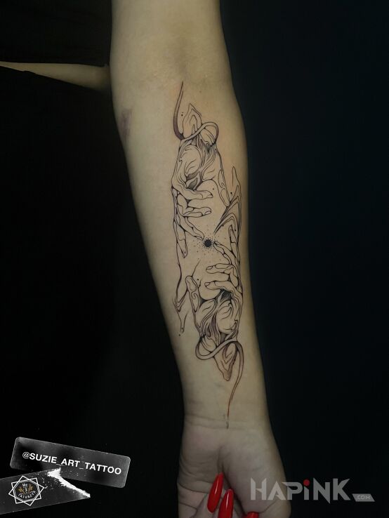 Tattoo Hands in anatomical motif and contour / linework style on the forearm