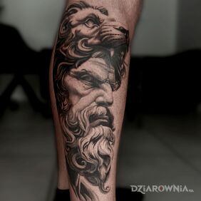 Tatuaż Herkules antyczny na nodze motyw: twarze styl: realistyczne