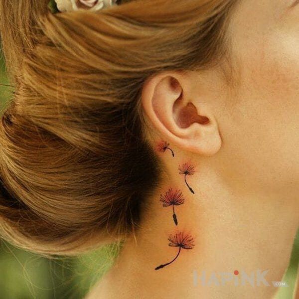 Tattoo Dmuchawce in flowers motif on the neck