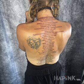 Tattoo Oda do miłości na plecach on the back motif: lettering style: calligraphy