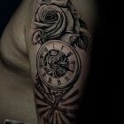 Clock with rose