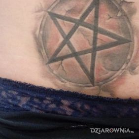 Tatuaż Pentagram na brzuchu motyw: pozostałe