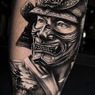 Samuraj w masce oni, pagoda i kwiaty wiśni —  black & grey