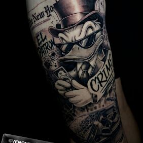 Tattoo Donald on the leg motif: characters style: graphic / illustrative
