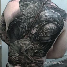 Tatuaż Wojownik na plecach motyw: 3D styl: realistyczne