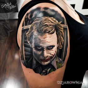 Tatuaż Joker na ramieniu motyw: postacie styl: realistyczne