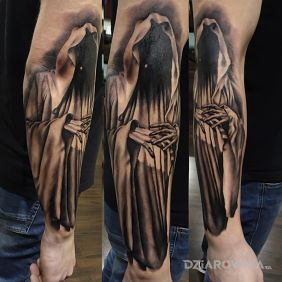 Tatuaż Śmierć na przedramieniu motyw: postacie