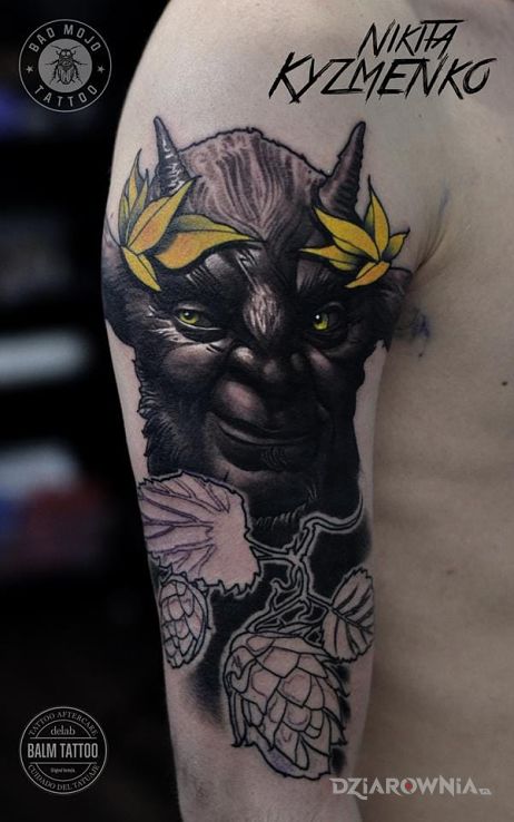 Tatuaż praca nikity z bad mojo tattoo gdańsk w motywie postacie na ramieniu