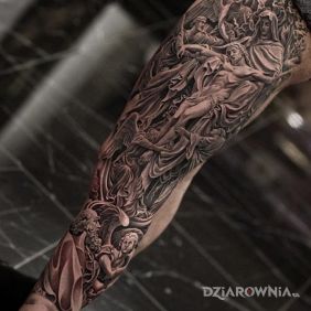 Tatuaż Ukrzyżowanie Jezusa na nodze motyw: postacie
