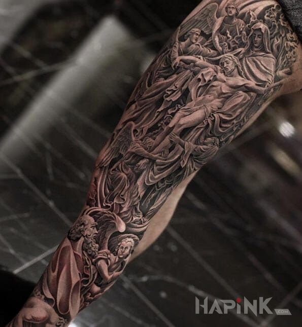 Tattoo Ukrzyżowanie Jezusa in 3D motif on the calf