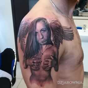 Tatuaż Anioł na ramieniu motyw: anioły