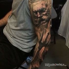Tatuaż Posejdon na przedramieniu motyw: 3D
