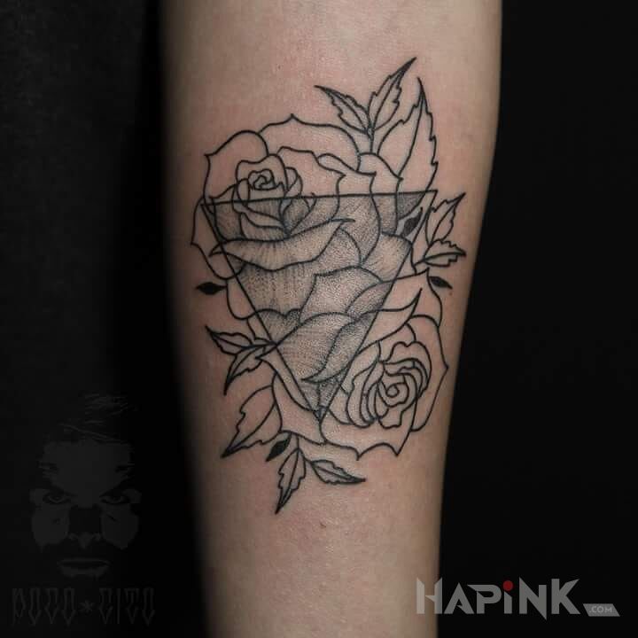 Tattoo Róże in flowers motif on the forearm