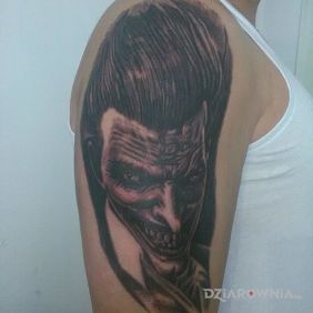 Tatuaż Joker ? na ramieniu motyw: postacie