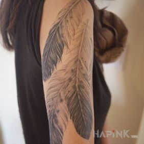 Tattoo Feathers on the upper arm motif: other