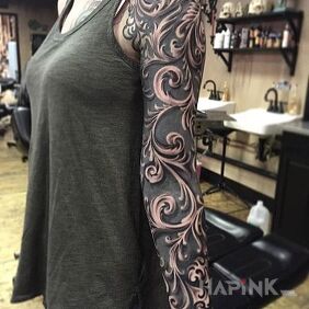 Tattoo Sleeve with patterns on the upper arm motif: sleeves