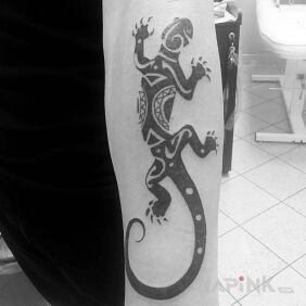 Tattoo Salamander on the forearm motif: animals