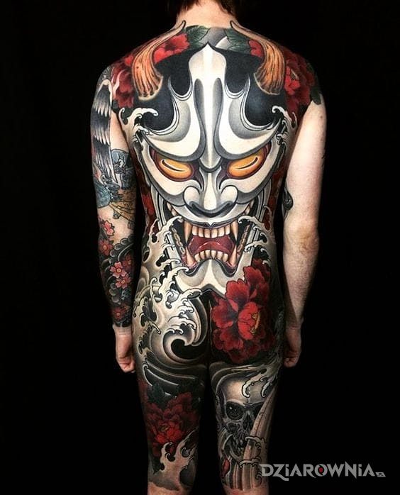 Tatuaż japoński garnitur w motywie demony i stylu japońskie / irezumi na ramieniu