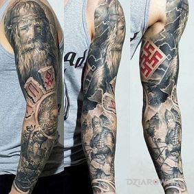 Tatuaż Nordycki motyw na ramieniu motyw: postacie styl: realistyczne